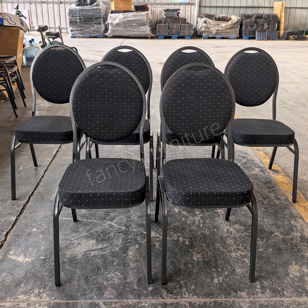 Banquet Chairs Are Suitable for Weddings And Banquets. ODM Customization Is Available, Allowing You To Add Your Unique Logo. They Are Stackable.