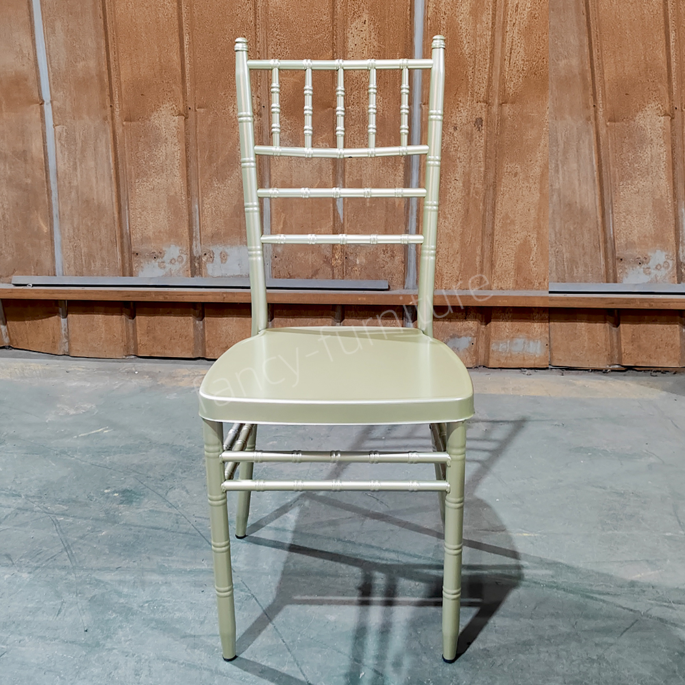 Plastic-chair1.jpg