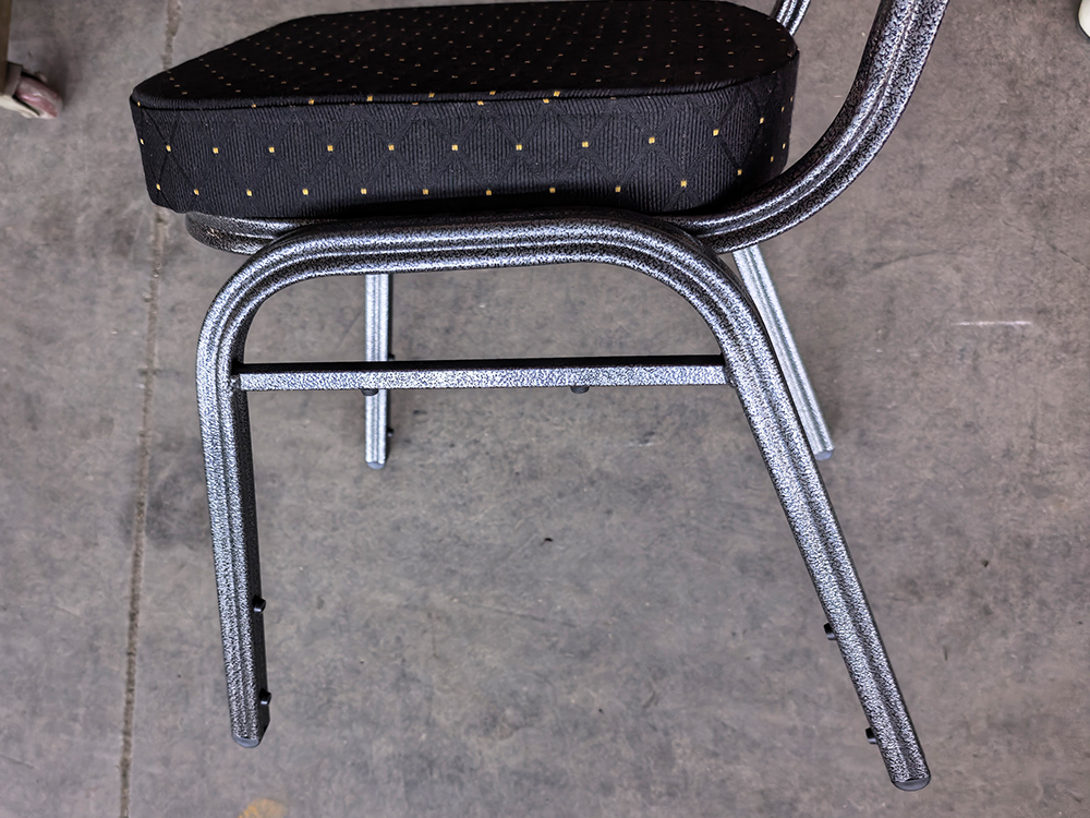 Factory Direct Sales of High-quality Cheap Banquet Chairs, Stackable, Customizable with Logos, Suitable for Banquets And Other Venues.