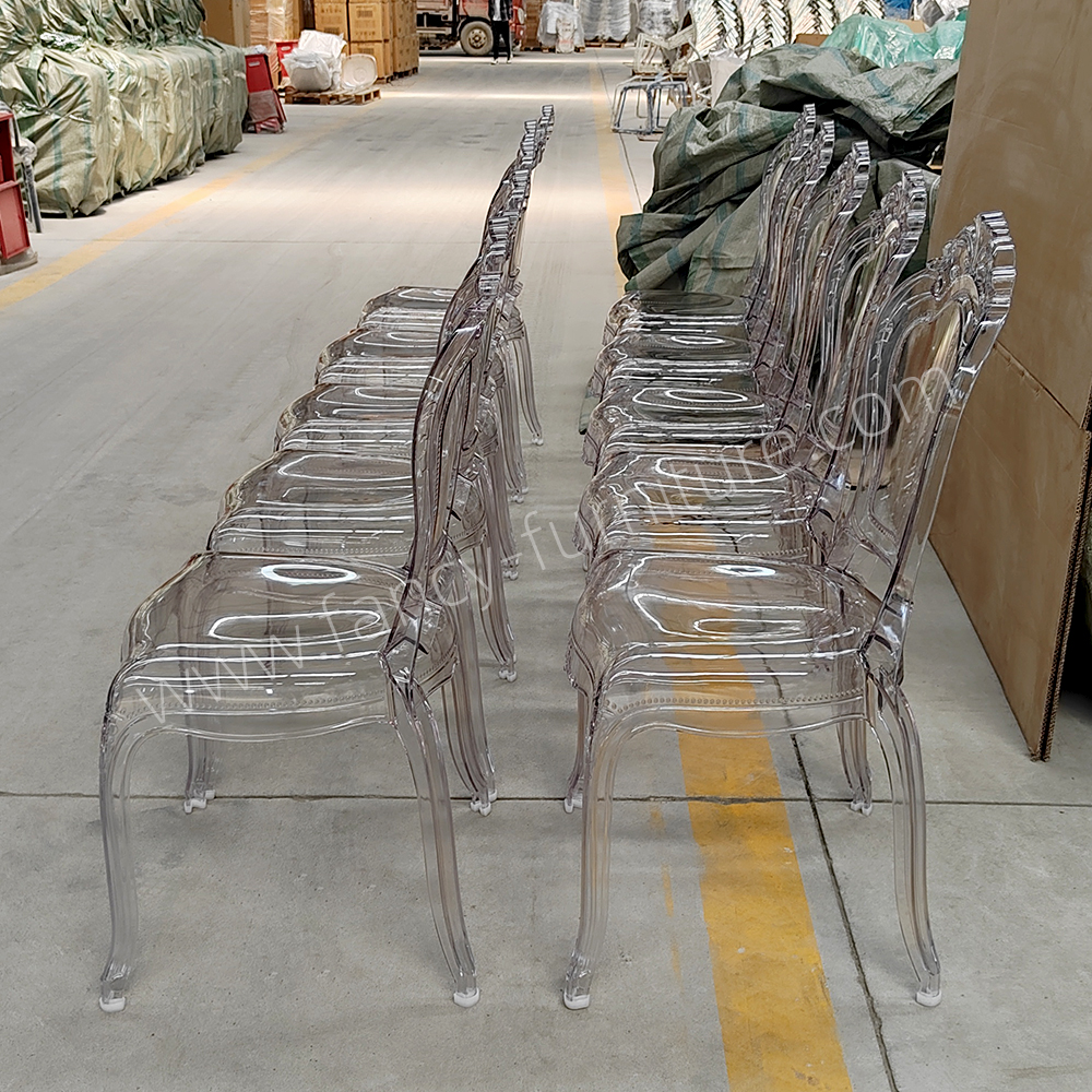 Plastic-chair9.jpg