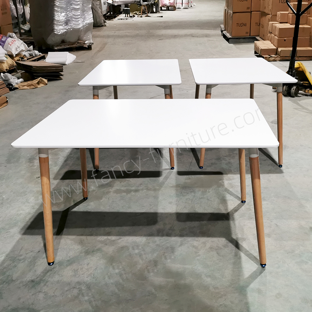 Plastic-table2.jpg
