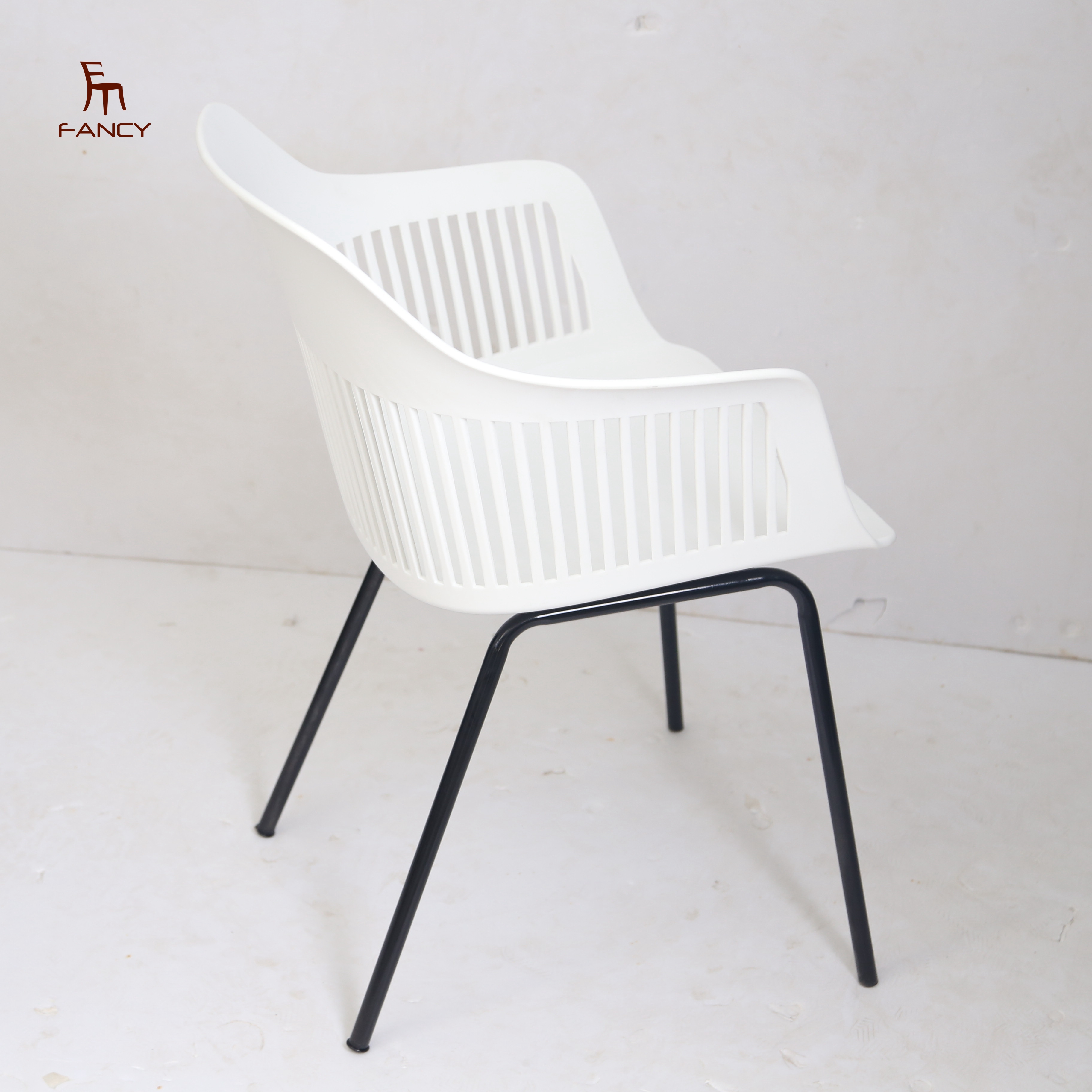 Fancy New Style Plastic chairs PP Plastic Metal Legs For Dining Room 