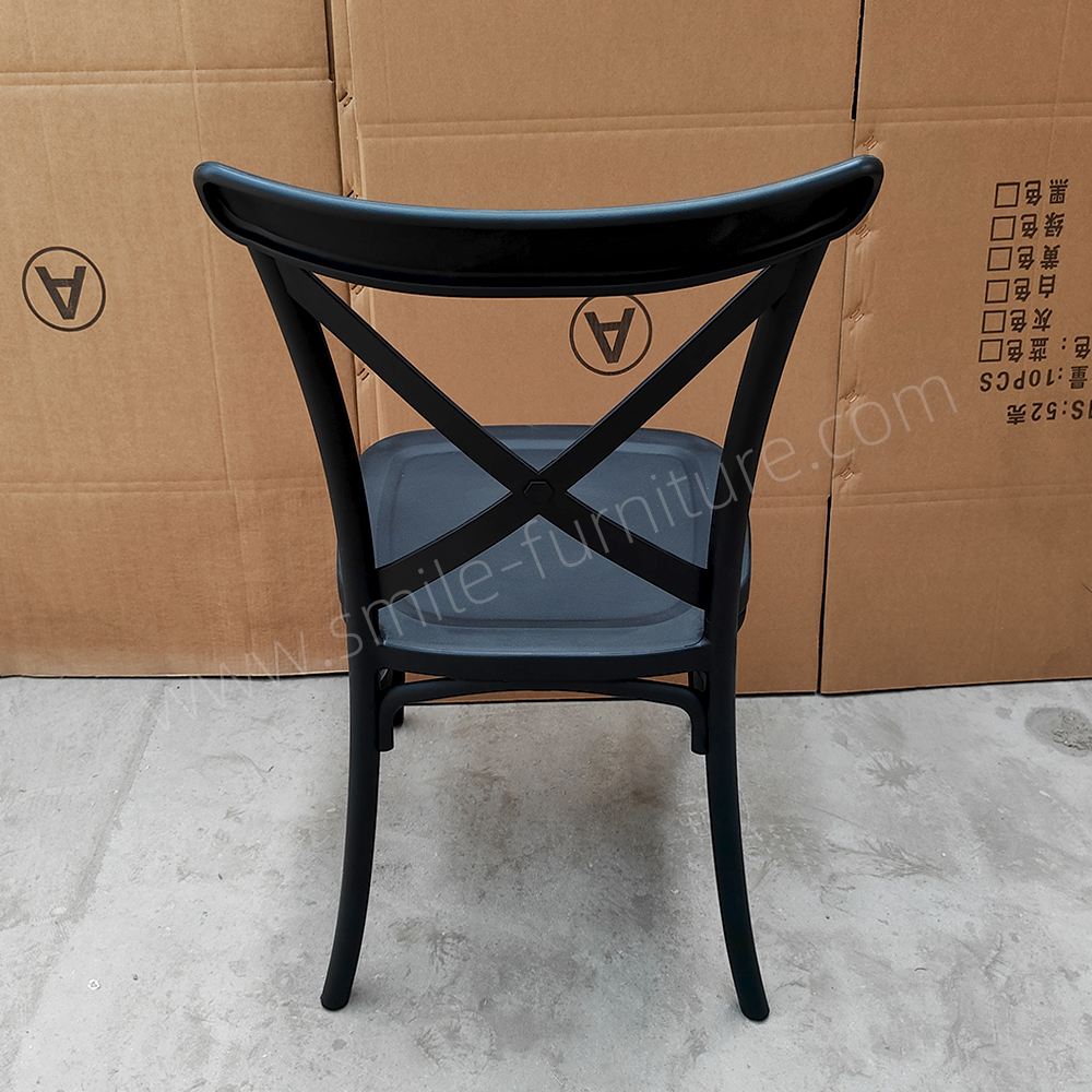 Plastic-chair6.jpg