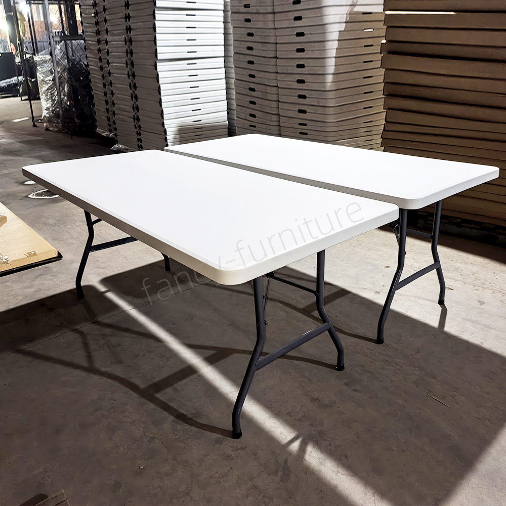 Portable Folding HDPE Plastic Heavy Duty Waterproof Rectangular Outdoor Dining Table for Camping Parties Furniture