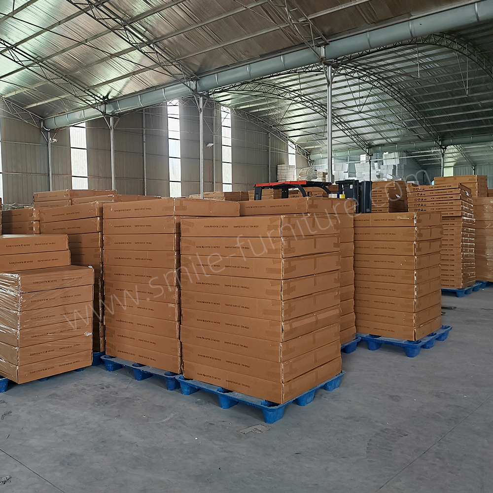 Plastic-table7.jpg