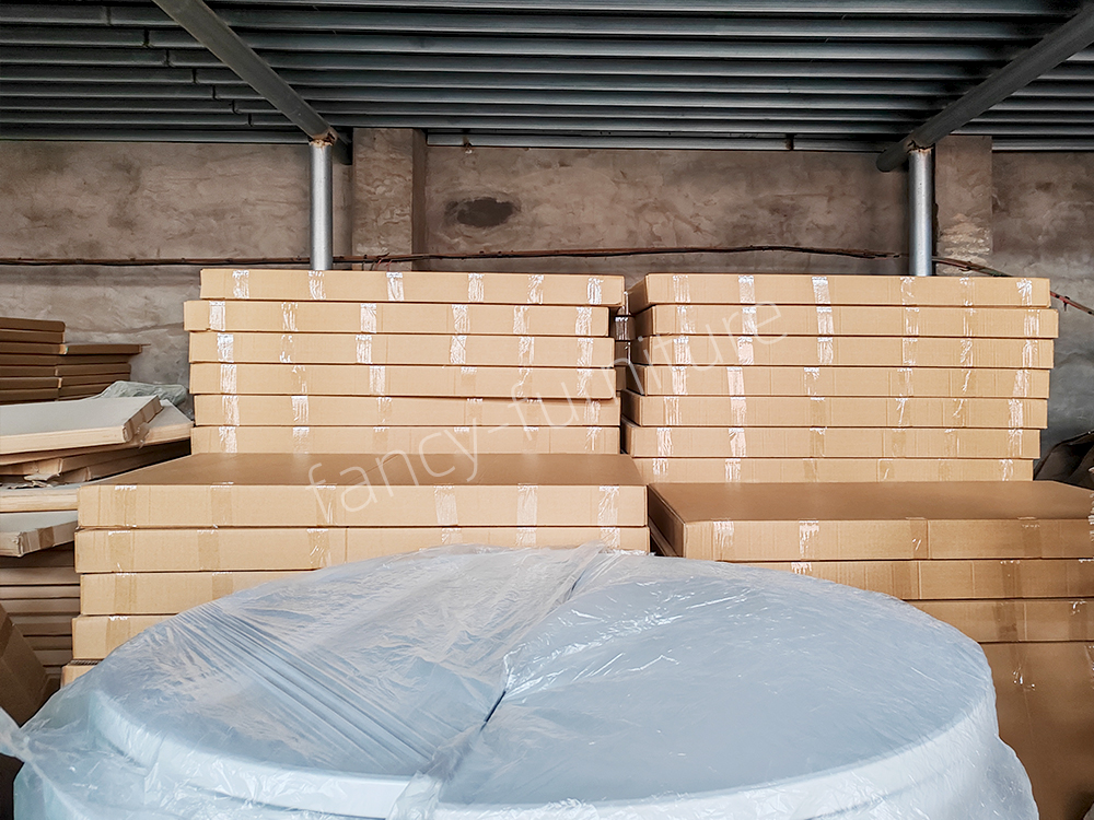 Plastic-table8.jpg