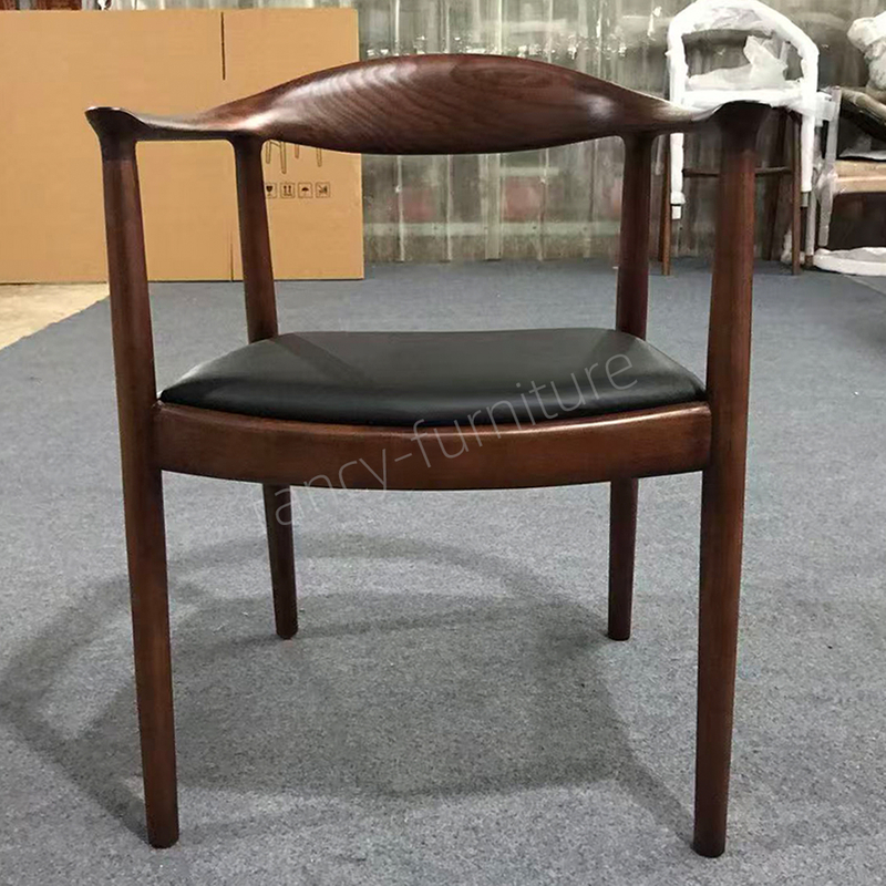 Wholesale Modern Nordic Presidential Style Ash Wood Dining Chair, Integrated Curved Armrest Chair with Black Leather Cushion, Commercial Grade Ergonomic Solid Wood Chair for Home, Hotel, Cafe 