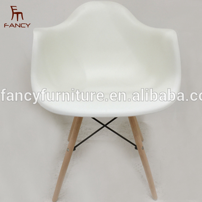 cheap outdoor plastic chairs (2)