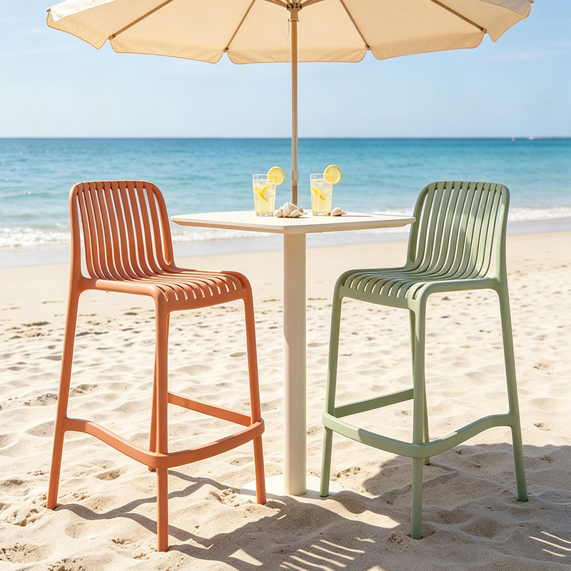 Factory-direct high-quality vertical-slat plastic bar stools; stackable and suitable for outdoor use, weddings, and various occasions; customizable in a range of colors.