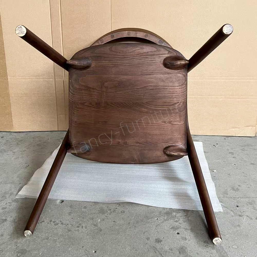 Our Factory Sells European-style Minimalist Ash Wood Chairs with Carved Panels, Available in A Variety of Colors. Suitable for Restaurants, Cafes, And Other Similar Establishments.