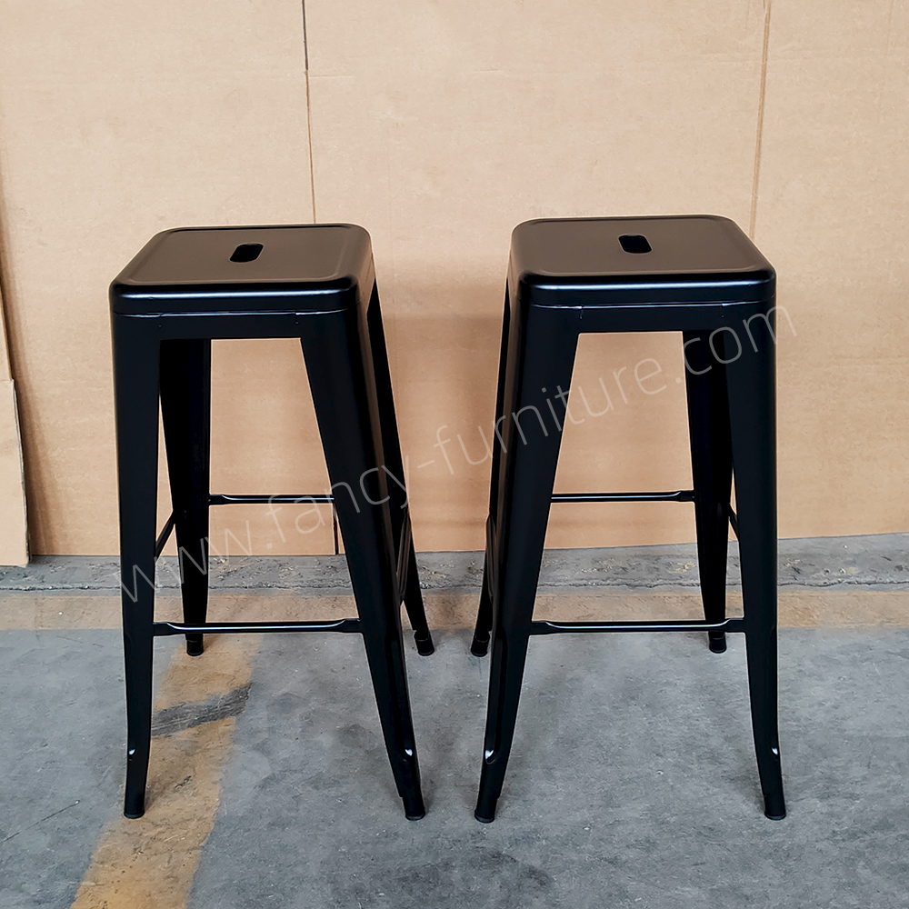 Stackable Durable Metal Bar Stool Industrial High Chair for Home Dining And Restaurant Use