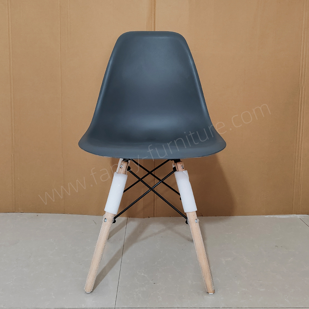 Plastic-chair9.jpg