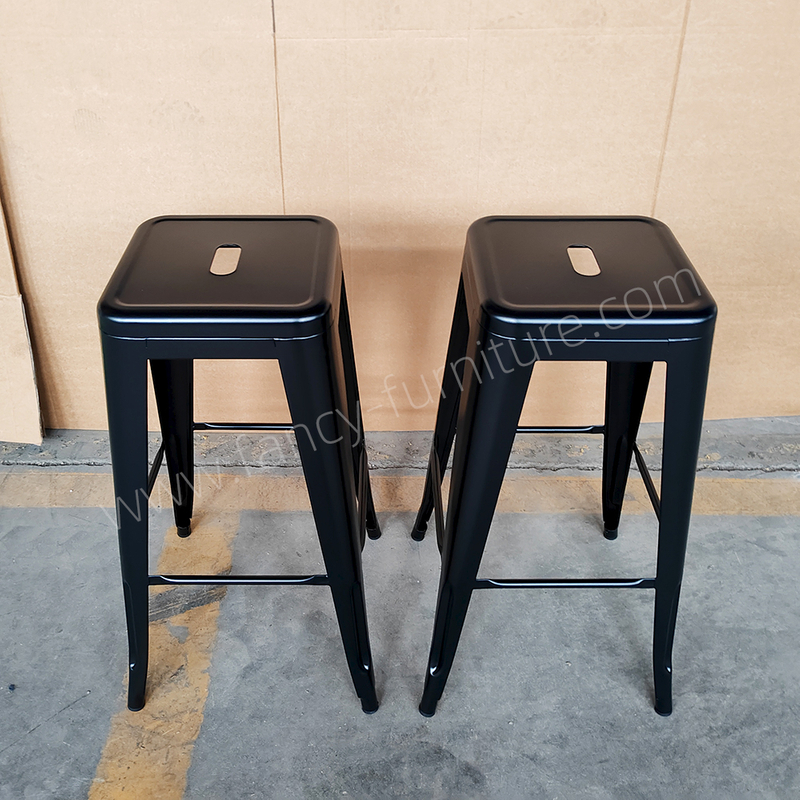 Stackable Durable Metal Bar Stool Industrial High Chair for Home Dining And Restaurant Use
