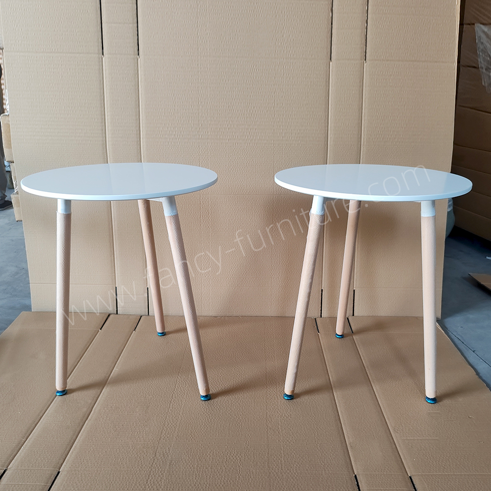 Plastic-table3.jpg