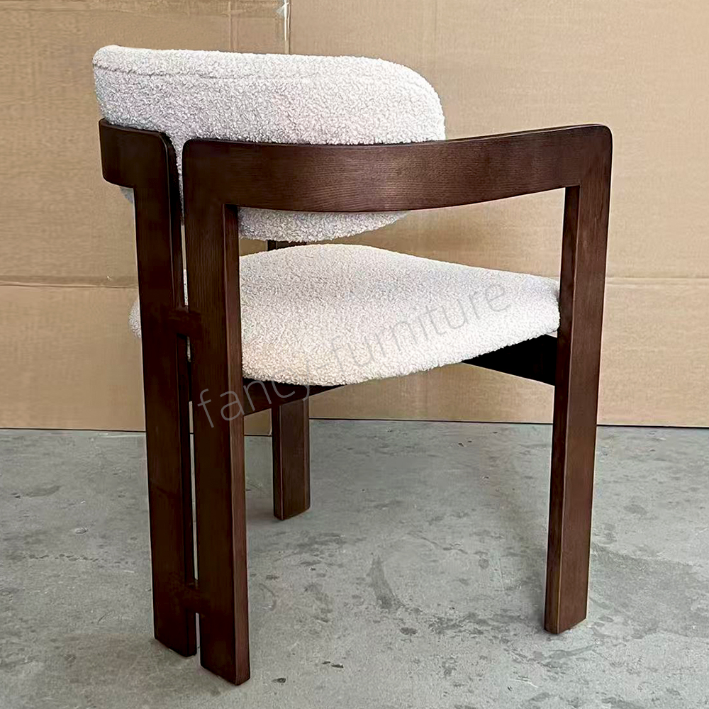 European-style Ash Wood Tripod Chair Featuring A Soft Teddy Fleece Cushion; Suitable for Residential Use And High-end Private Venues.