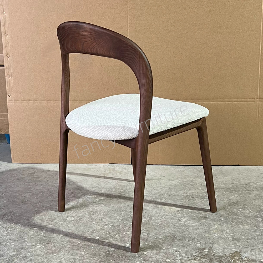 Nordic Style Ash Wood Upholstered Dining Chair, Curved Back Design with Soft Cushion for Living Room & Cafe