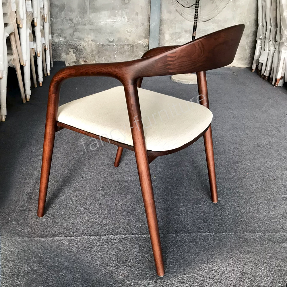 Modern Solid Wood Armrest European Design Durable Ergonomic Dining Chair Curved Back Walnut Finish Home Restaurant Hotel Use