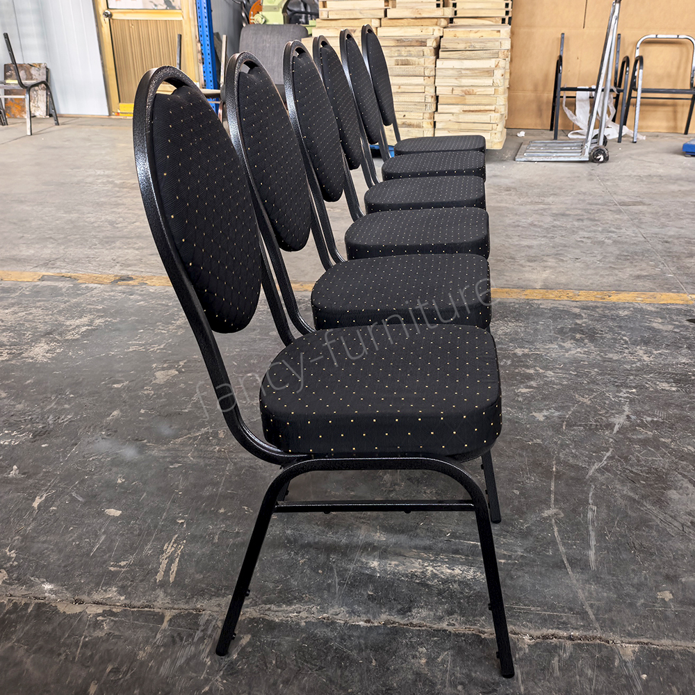 Banquet Chairs Are Suitable for Weddings And Banquets. ODM Customization Is Available, Allowing You To Add Your Unique Logo. They Are Stackable.