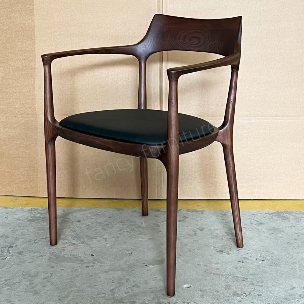 Hot Factory Sales Jenny Chair, Made of Ash Wood with Soft PU Upholstery, Suitable for Restaurants And Upscale Private Spaces.