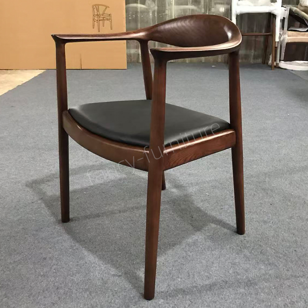 Wholesale Modern Nordic Presidential Style Ash Wood Dining Chair, Integrated Curved Armrest Chair with Black Leather Cushion, Commercial Grade Ergonomic Solid Wood Chair for Home, Hotel, Cafe 